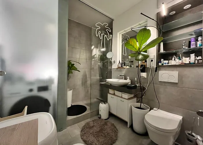 Separate Privat In Shared With 2 Cats And 1 Person デュッセルドルフ