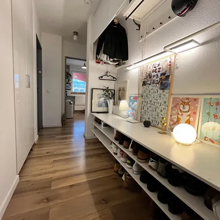 Separate Privat In Shared With 2 Cats And 1 Person Apartamento